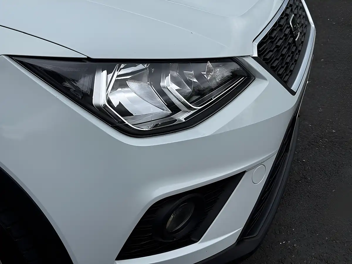 Used 2018 SEAT Arona Se Technology Lux White - Interior and Exterior details 18