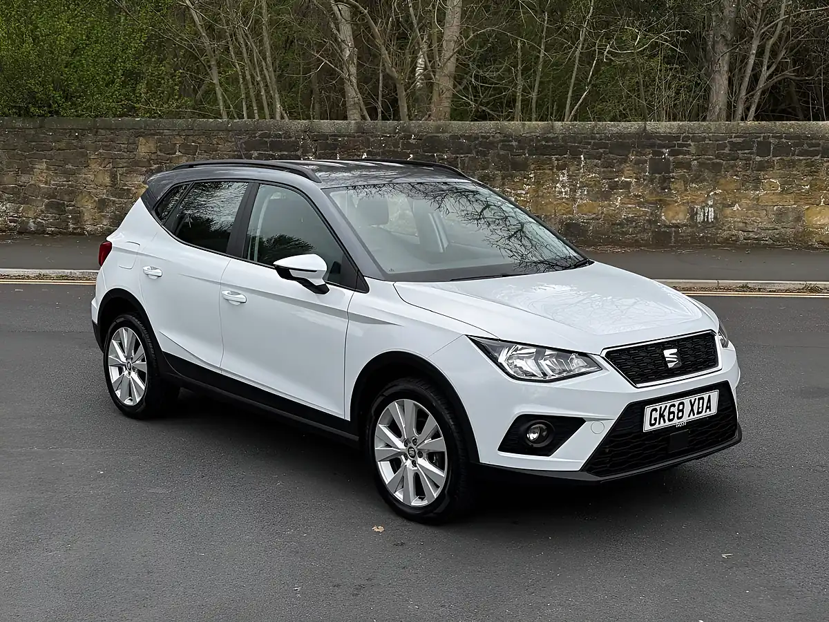 Used 2018 SEAT Arona Se Technology Lux White - Interior and Exterior details 5