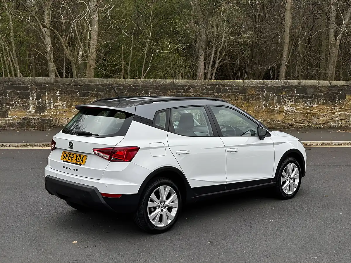 Used 2018 SEAT Arona Se Technology Lux White - Interior and Exterior details 7