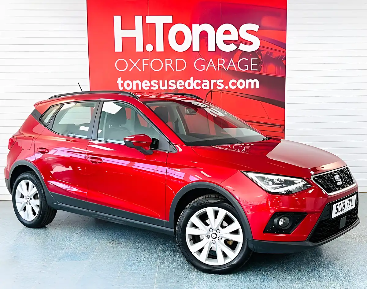 Used 2018 SEAT Arona Se Technology Red - Front View