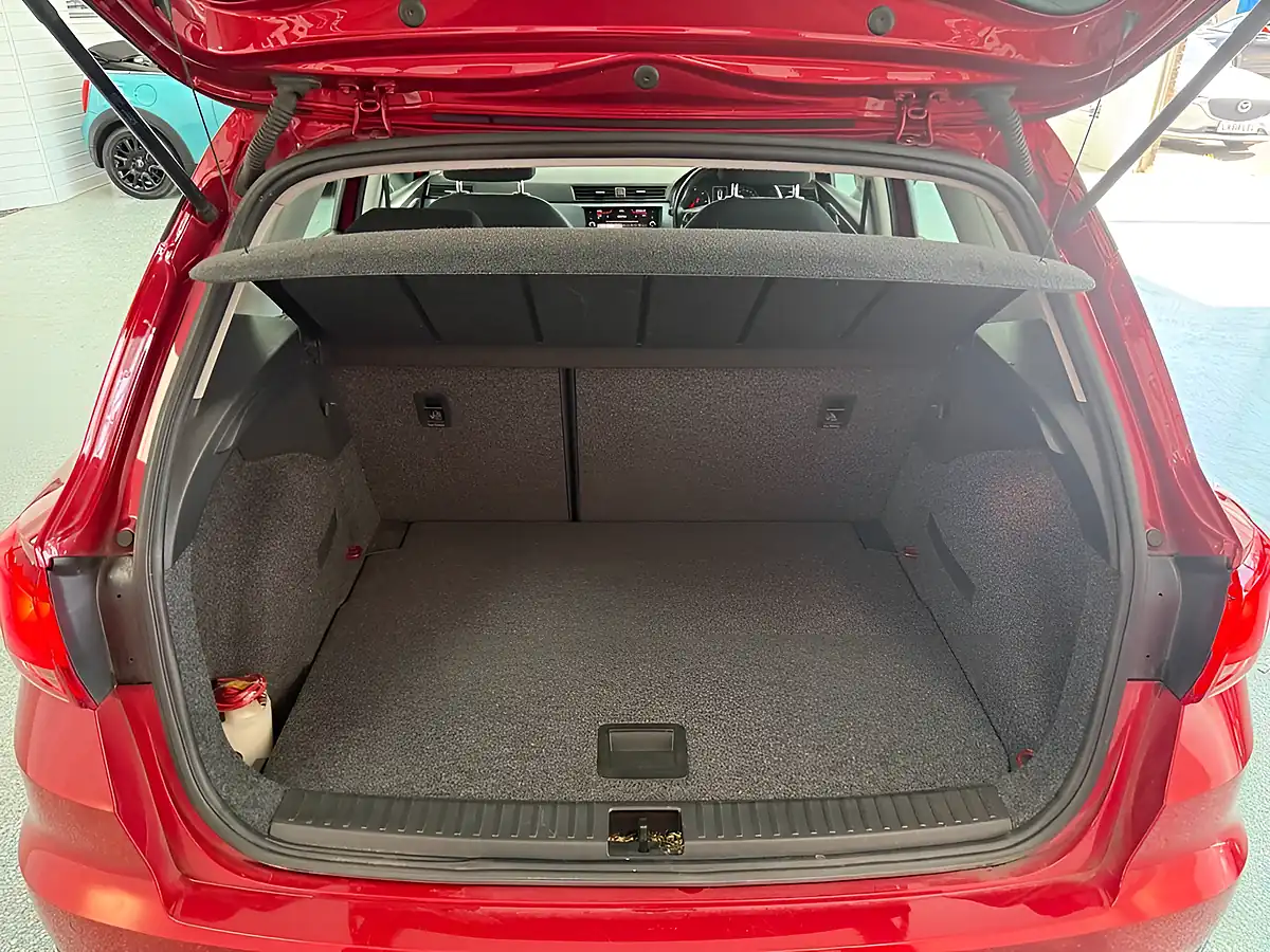 Used 2018 SEAT Arona Se Technology Red - Interior and Exterior details 10