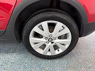 Used 2018 SEAT Arona Se Technology Red - Interior and Exterior details 13