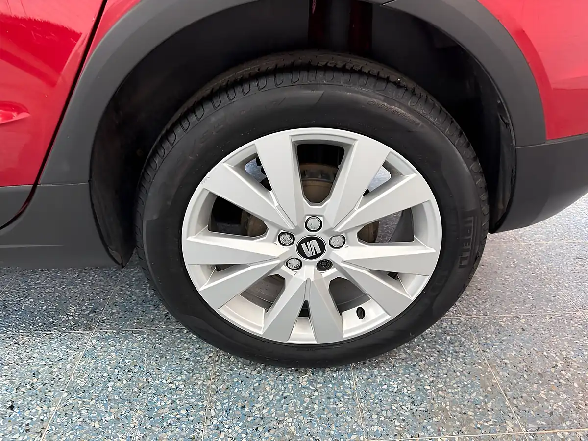 Used 2018 SEAT Arona Se Technology Red - Interior and Exterior details 13