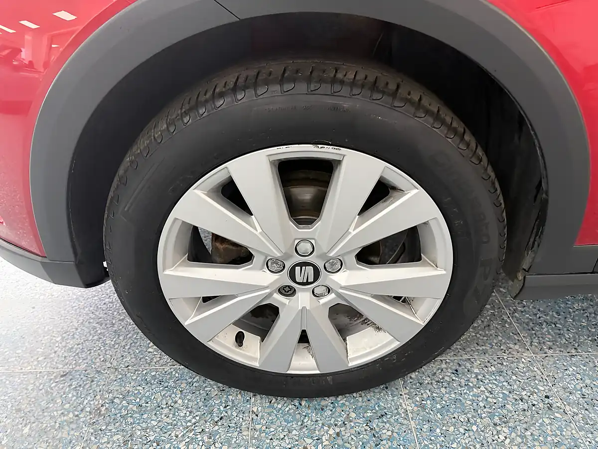 Used 2018 SEAT Arona Se Technology Red - Interior and Exterior details 17