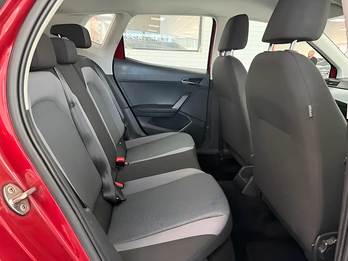 Used 2018 SEAT Arona Se Technology Red - Interior and Exterior details 5
