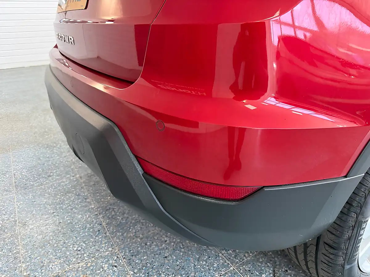 Used 2018 SEAT Arona Se Technology Red - Interior and Exterior details 8