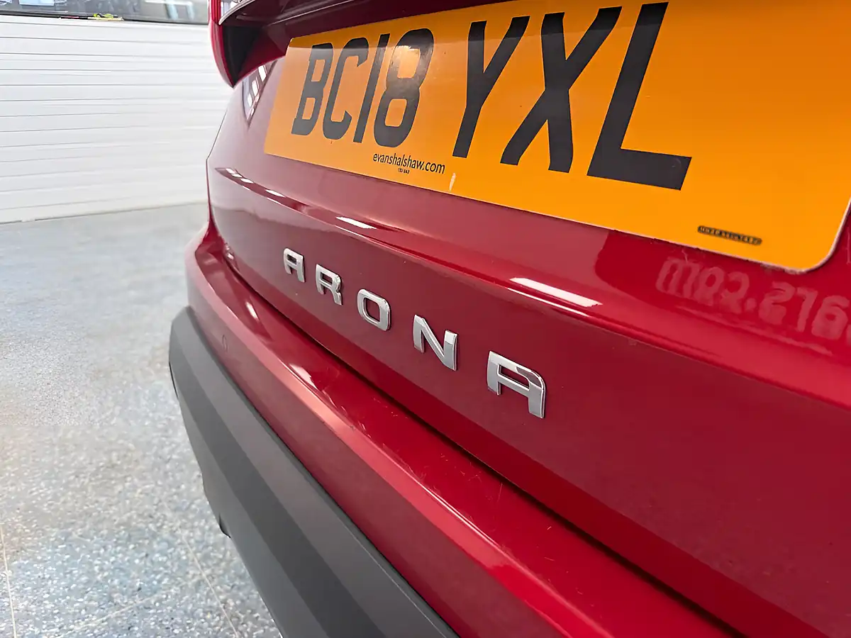 Used 2018 SEAT Arona Se Technology Red - Interior and Exterior details 9