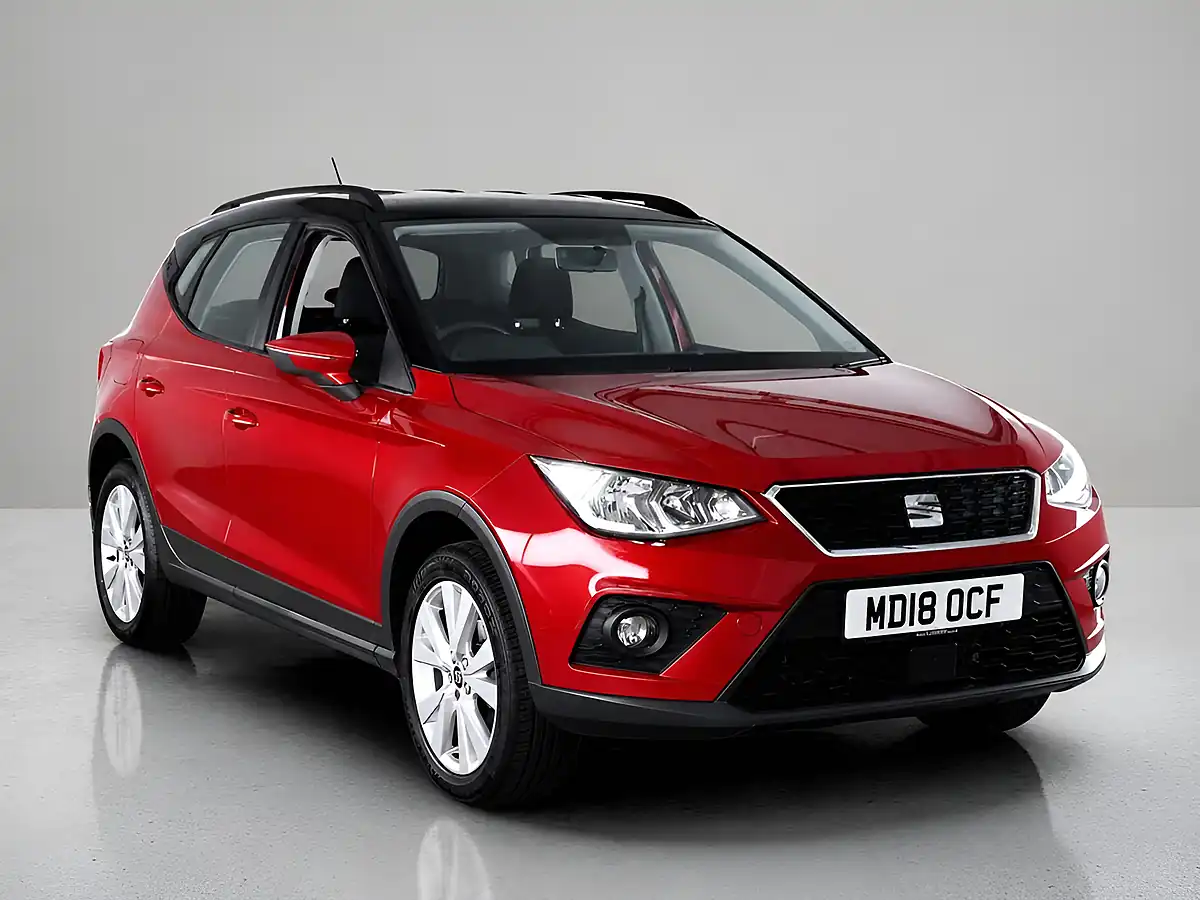 Used 2018 SEAT Arona Se Technology Red - Front View