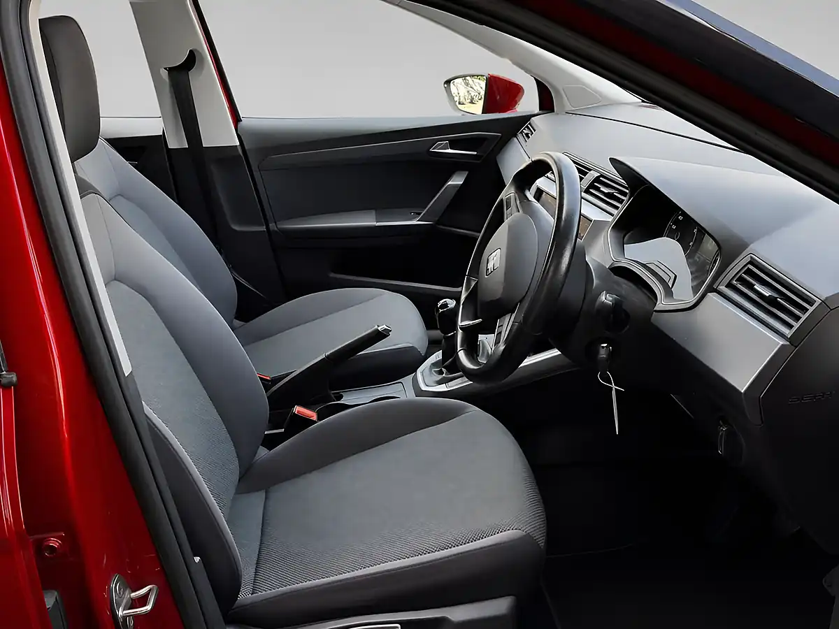 Used 2018 SEAT Arona Se Technology Red - Interior and Exterior details 2