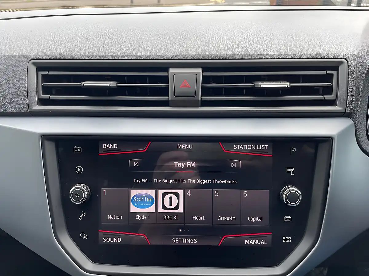 Used 2018 SEAT Arona Se Technology Red - Interior and Exterior details 12