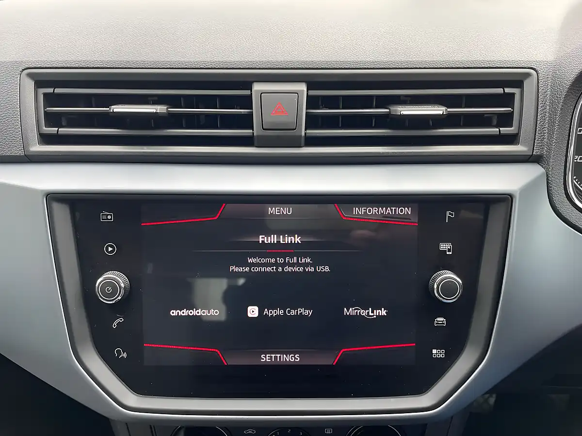 Used 2018 SEAT Arona Se Technology Red - Interior and Exterior details 13