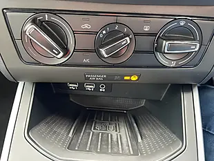 Used 2018 SEAT Arona Se Technology Red - Interior and Exterior details 14