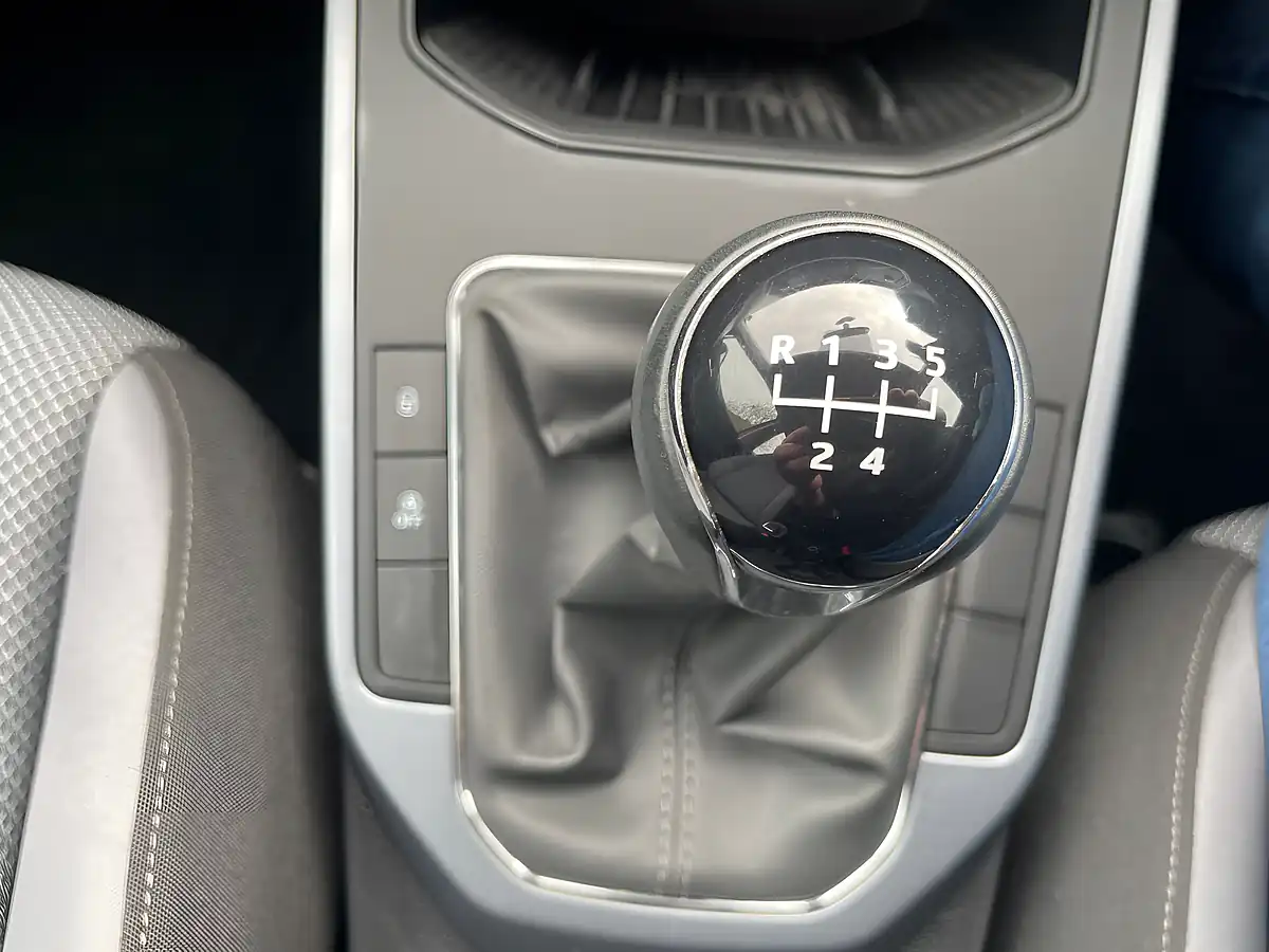 Used 2018 SEAT Arona Se Technology Red - Interior and Exterior details 16