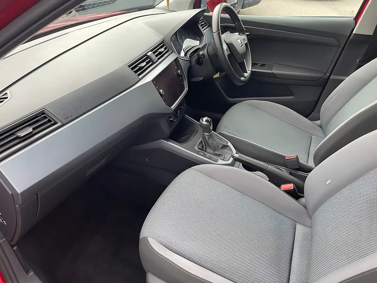 Used 2018 SEAT Arona Se Technology Red - Interior and Exterior details 9