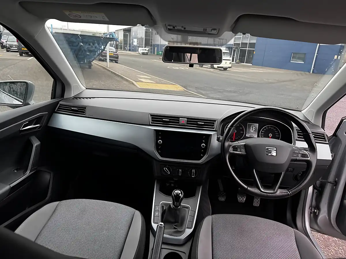 Used 2018 SEAT Arona Se Technology Silver - Interior and Exterior details 12