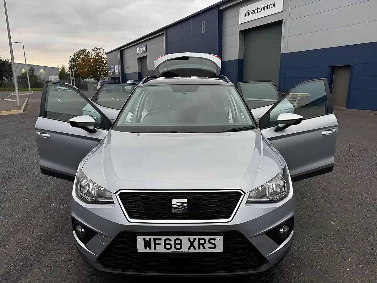 Used 2018 SEAT Arona Se Technology Silver - Interior and Exterior details 14