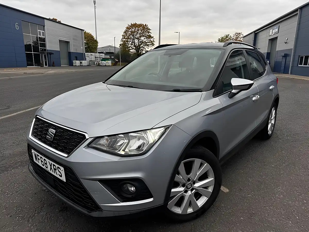 Used 2018 SEAT Arona Se Technology Silver - Interior and Exterior details 4