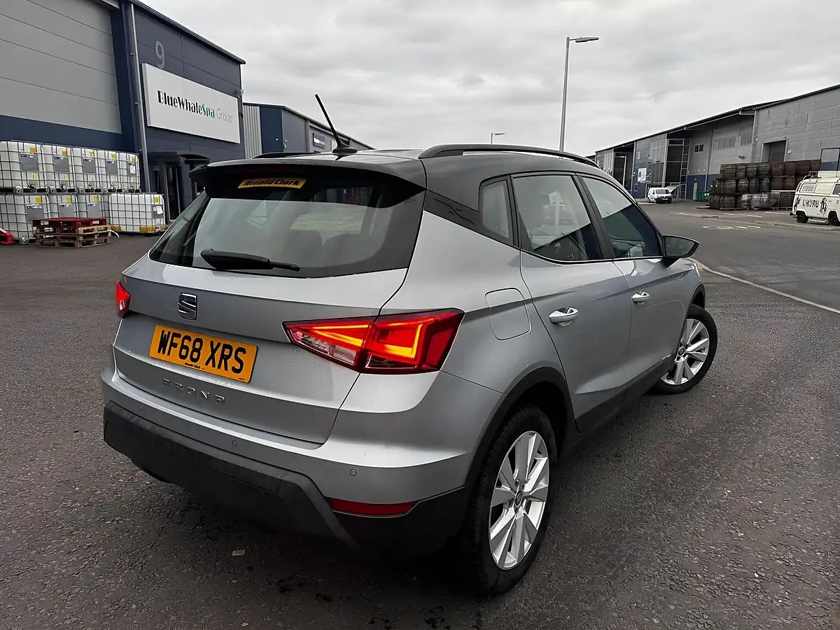 Used 2018 SEAT Arona Se Technology Silver - Interior and Exterior details 7