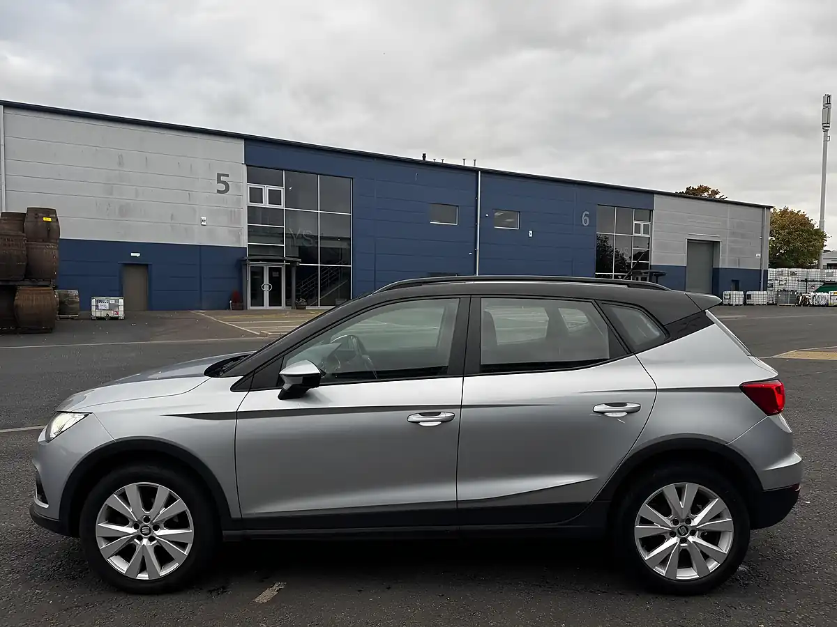 Used 2018 SEAT Arona Se Technology Silver - Interior and Exterior details 9