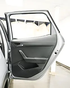 Used 2018 SEAT Arona Se Technology Silver - Interior and Exterior details 12