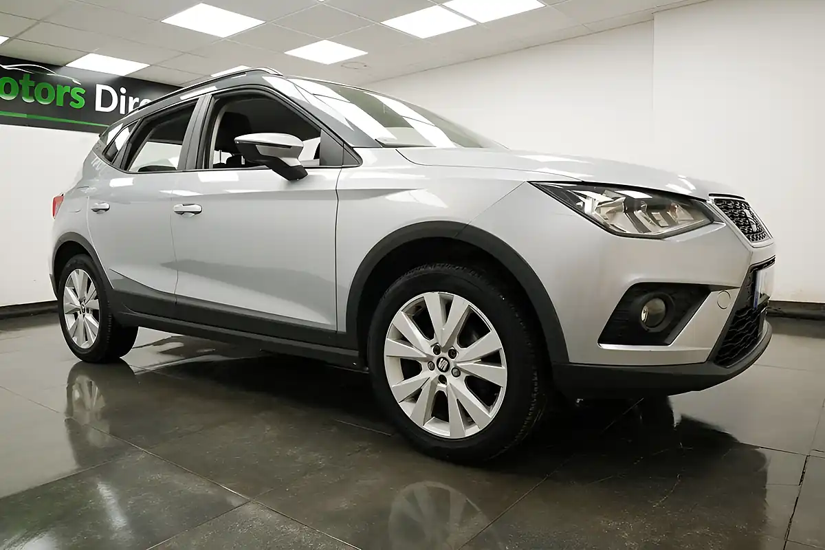Used 2018 SEAT Arona Se Technology Silver - Interior and Exterior details 3