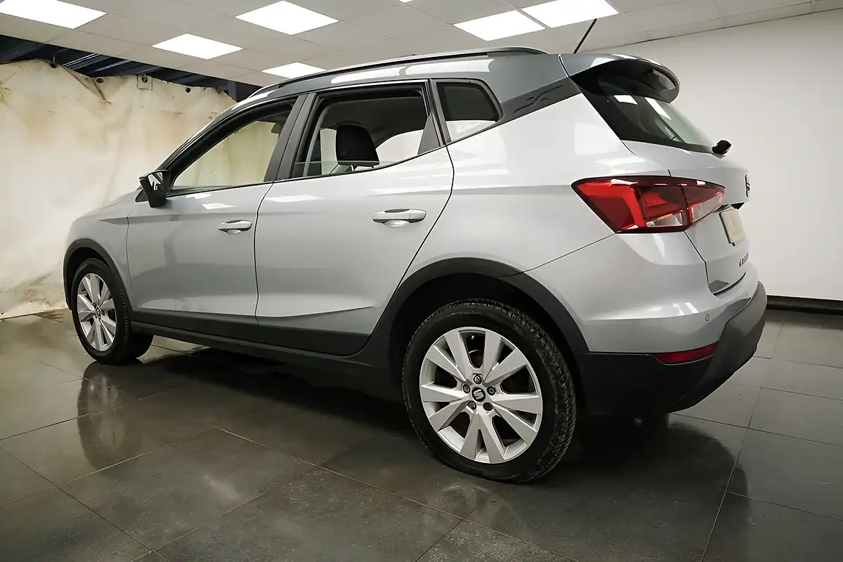 Used 2018 SEAT Arona Se Technology Silver - Interior and Exterior details 6