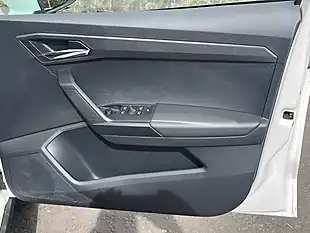 Used 2018 SEAT Arona Se Technology White - Interior and Exterior details 18
