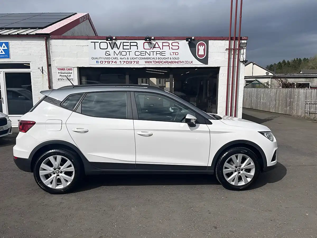 Used 2018 SEAT Arona Se Technology White - Interior and Exterior details 2