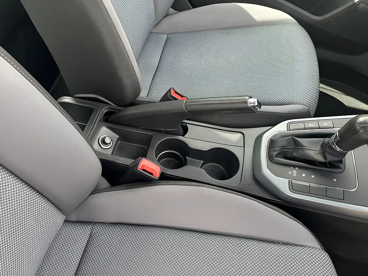 Used 2018 SEAT Arona Se Technology White - Interior and Exterior details 8