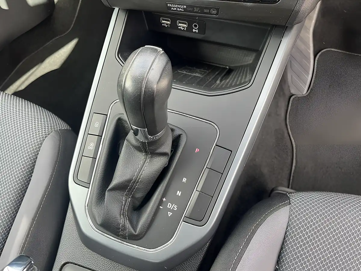 Used 2018 SEAT Arona Se Technology White - Interior and Exterior details 9