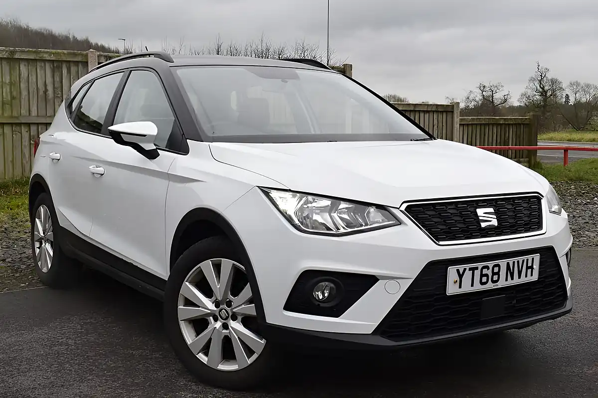 Used 2018 SEAT Arona Se Technology White - Front View