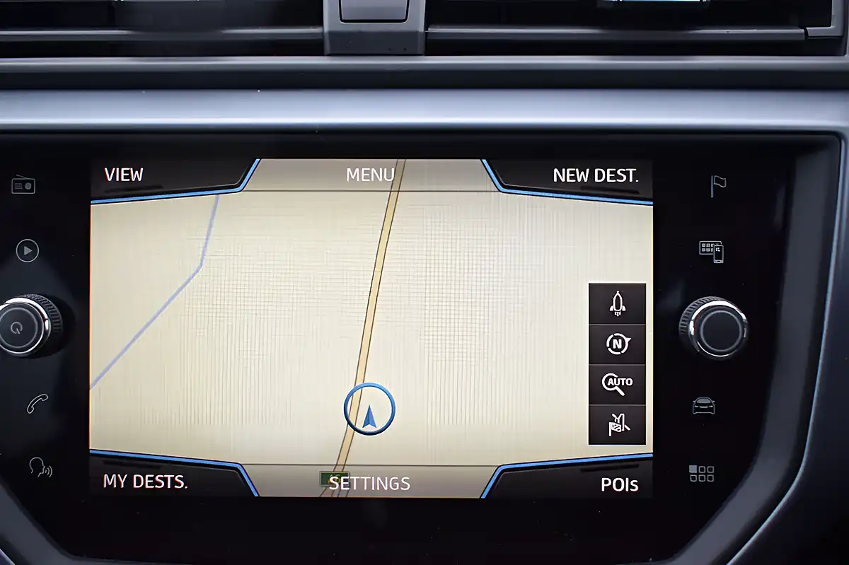 Used 2018 SEAT Arona Se Technology White - Interior and Exterior details 14