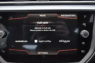 Used 2018 SEAT Arona Se Technology White - Interior and Exterior details 16
