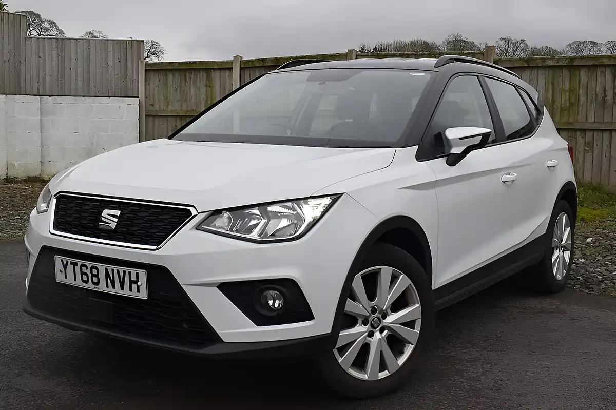 Used 2018 SEAT Arona Se Technology White - Interior and Exterior details 3