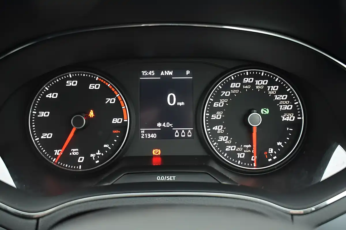 Used 2018 SEAT Arona Se Technology White - Interior and Exterior details 7