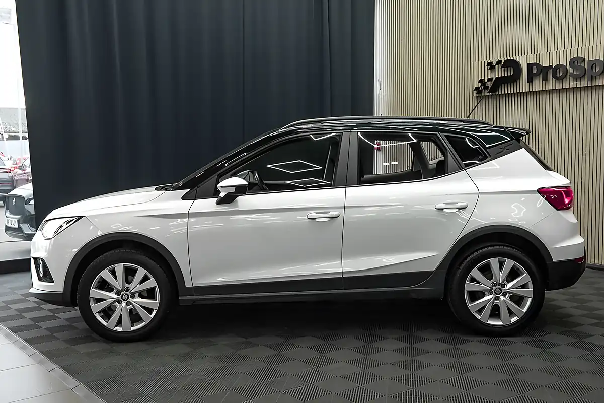 Used 2018 SEAT Arona Se Technology White - Interior and Exterior details 10