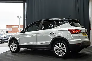 Used 2018 SEAT Arona Se Technology White - Interior and Exterior details 13
