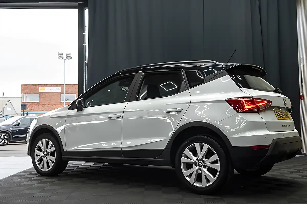 Used 2018 SEAT Arona Se Technology White - Interior and Exterior details 13