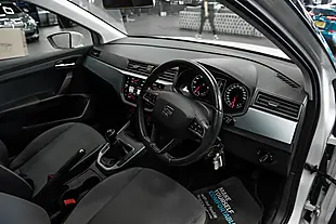 Used 2018 SEAT Arona Se Technology White - Interior and Exterior details 14