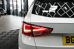Used 2018 SEAT Arona Se Technology White - Interior and Exterior details 15