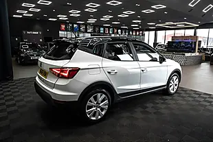 Used 2018 SEAT Arona Se Technology White - Interior and Exterior details 18