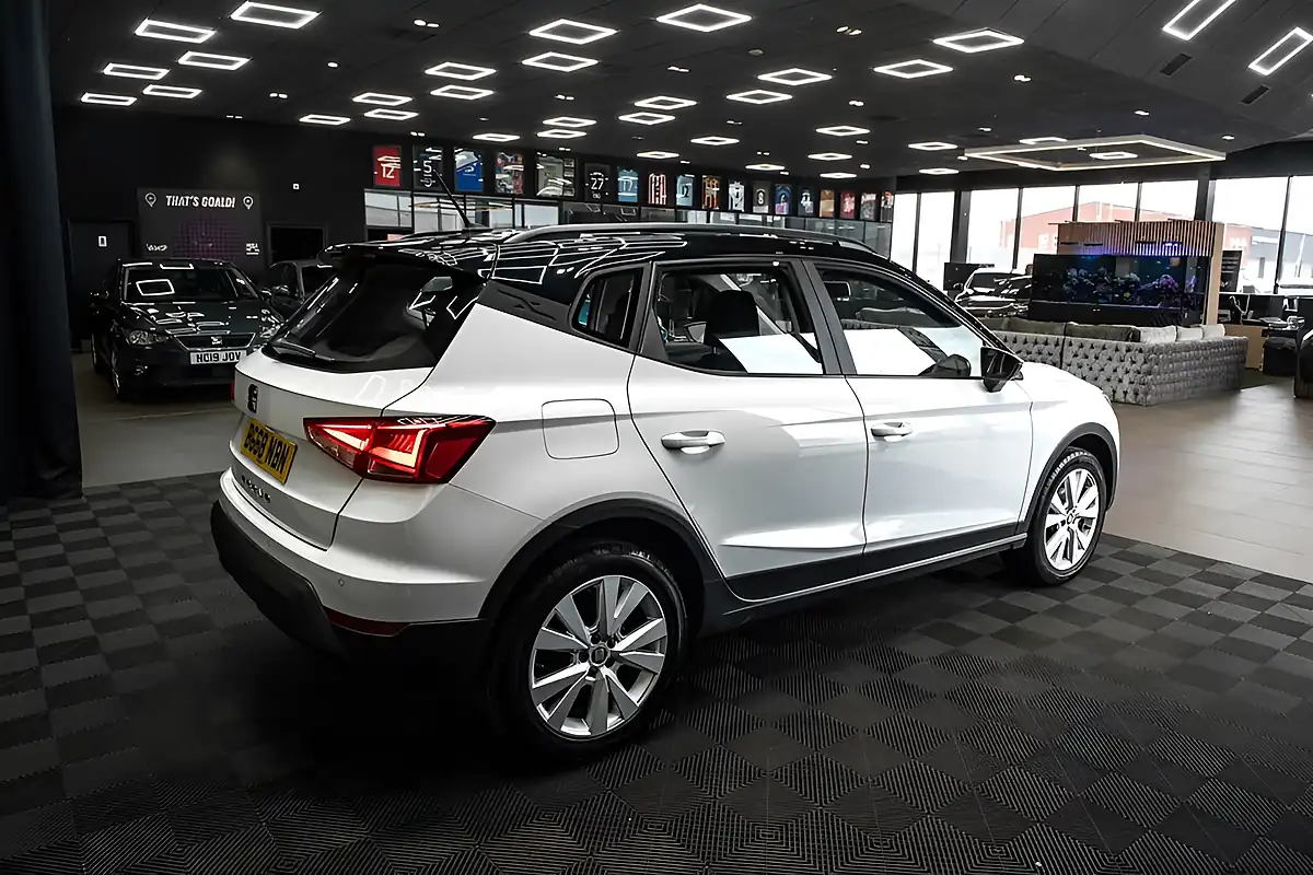 Used 2018 SEAT Arona Se Technology White - Interior and Exterior details 18