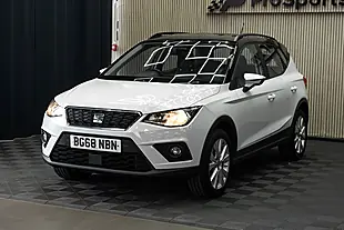 Used 2018 SEAT Arona Se Technology White - Interior and Exterior details 4