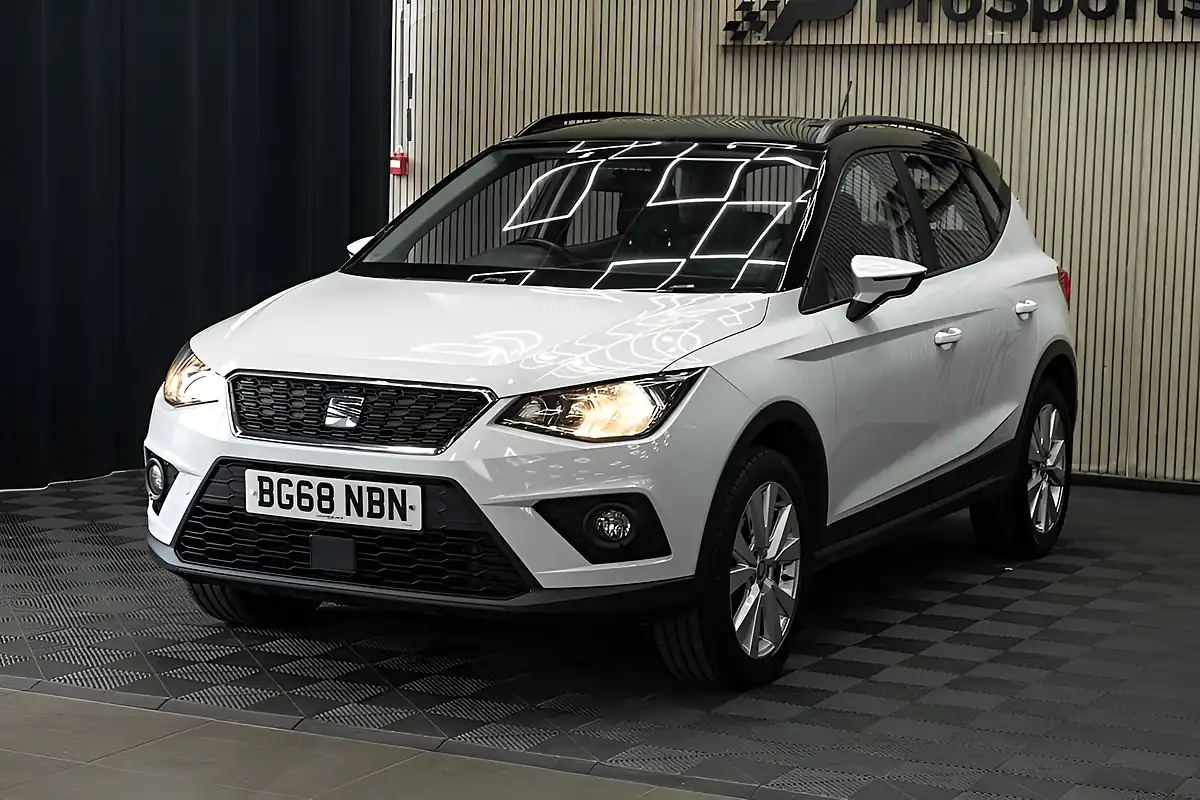 Used 2018 SEAT Arona Se Technology White - Interior and Exterior details 4