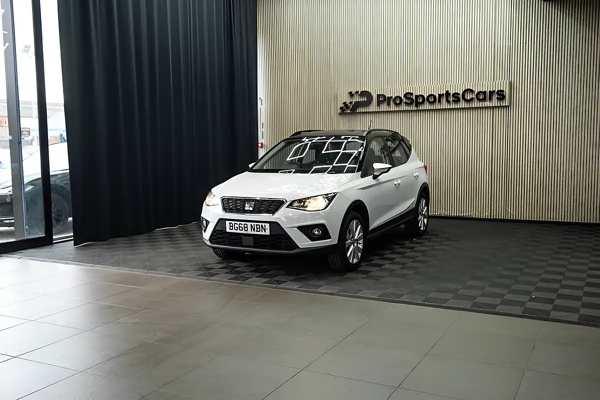 Used 2018 SEAT Arona Se Technology White - Interior and Exterior details 5