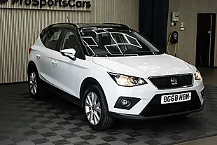 Used 2018 SEAT Arona Se Technology White - Interior and Exterior details 7