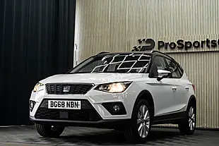 Used 2018 SEAT Arona Se Technology White - Interior and Exterior details 8