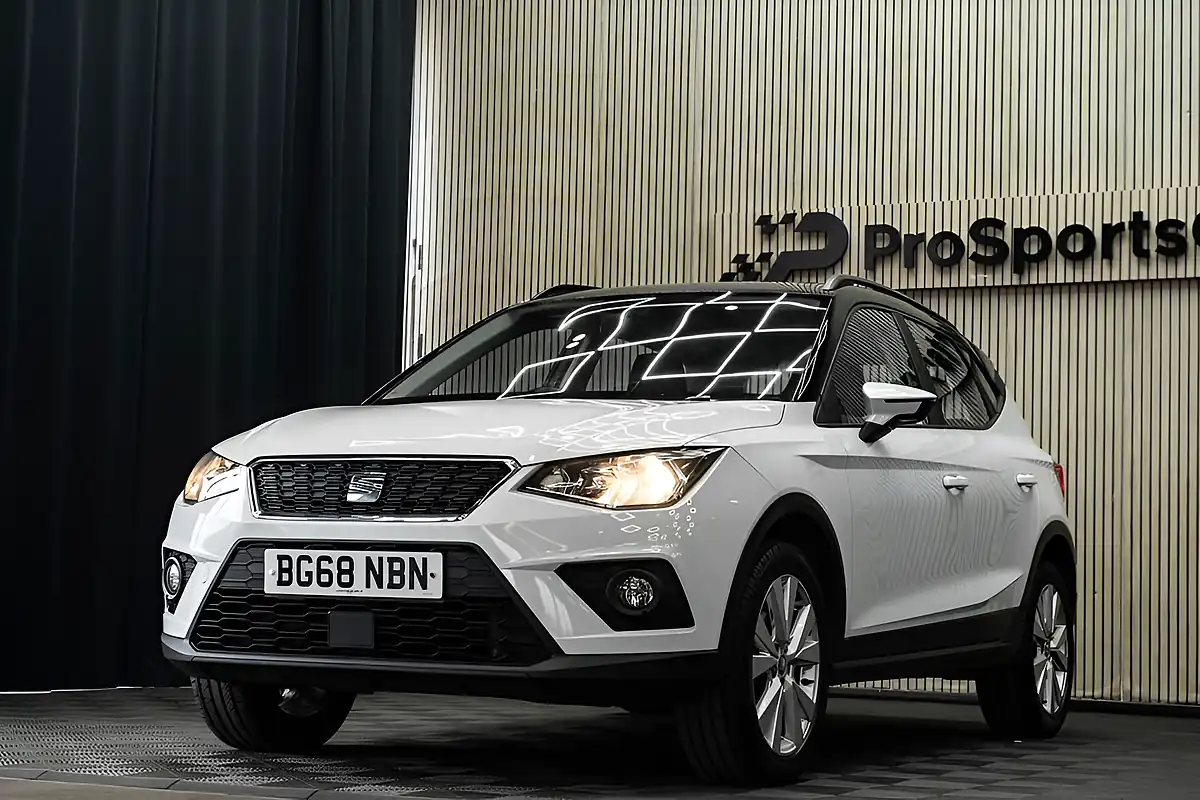 Used 2018 SEAT Arona Se Technology White - Interior and Exterior details 8