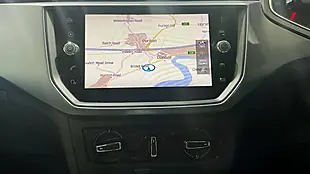 Used 2018 SEAT Arona Se Technology White - Interior and Exterior details 8