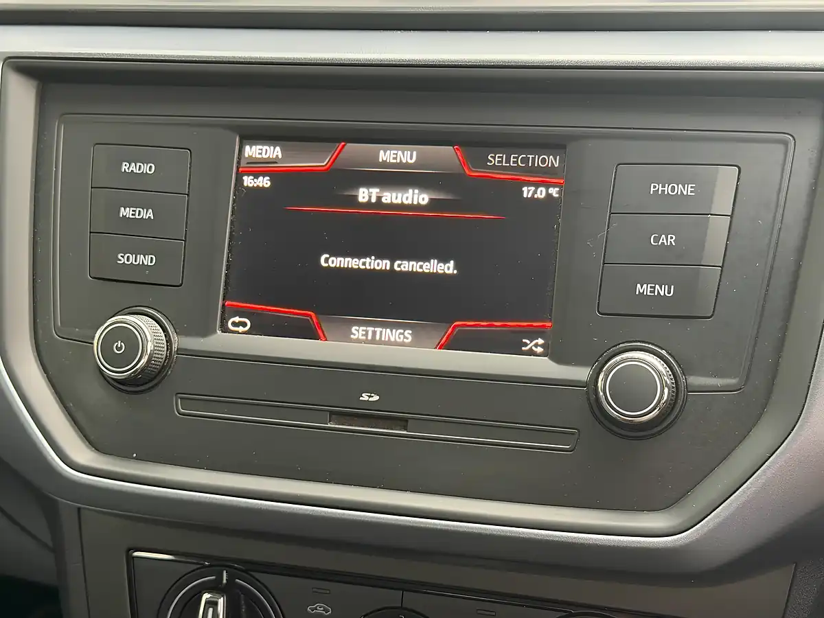 Used 2018 SEAT Arona Se White - Interior and Exterior details 18
